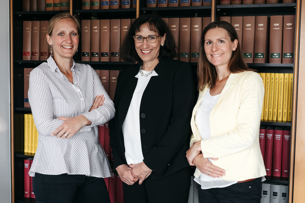 Das sind wir: Anne Roemer (links), Heike Roemer (Mitte) und Christine Eßer (rechts)